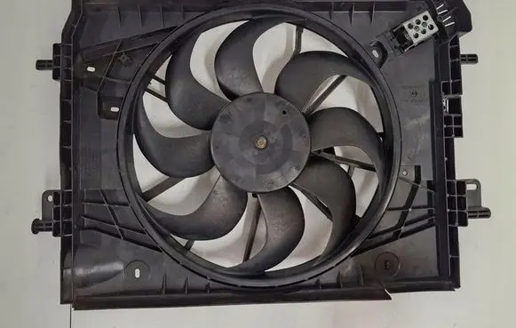 Renault Captur Electric radiator cooling fan 214818009R
