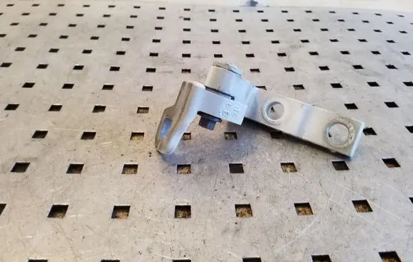 Volvo V40 Cross country Front door lower hinge 