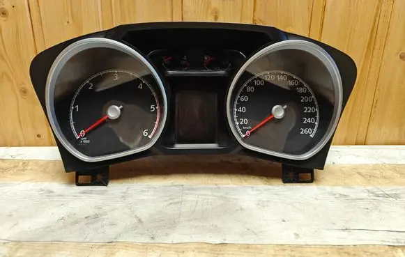 Speedometer (instrument cluster)