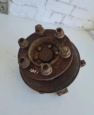 Iveco Daily 3rd gen Front wheel hub