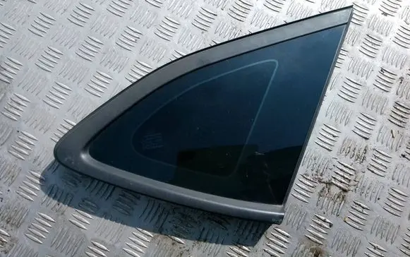 Hyundai Tucson TL Rear side window