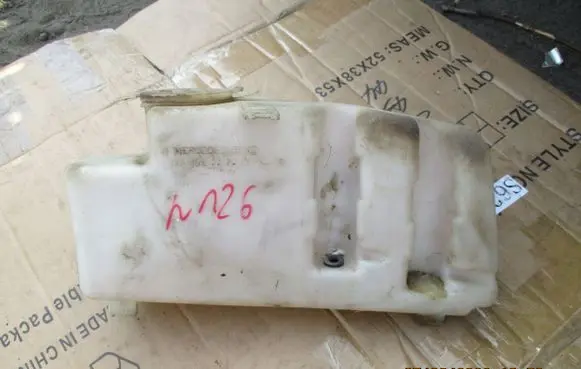 Mercedes-Benz S W126 Windshield washer fluid reservoir/tank 1268690320