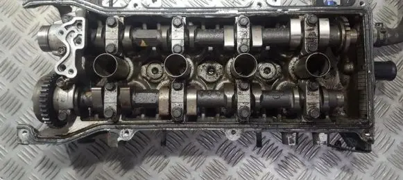 Nissan Micra Engine head 
