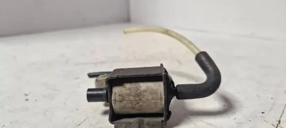 Volvo S40, V40 Turbo solenoid valve 72159302