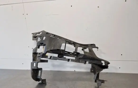 Mercedes-Benz E W213 Front bumper mounting bracket A2138852400 A2128850314