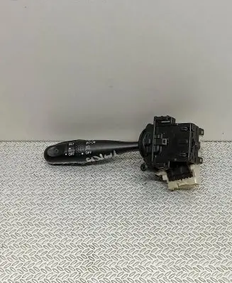 Toyota Yaris Indicator stalk 173681