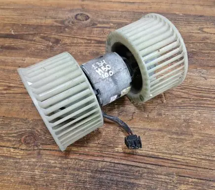 BMW 5 E34 Heater fan/blower 64118390208