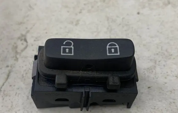 Volvo V70 Central locking switch button 30710475 SN50025090630300 03451600
