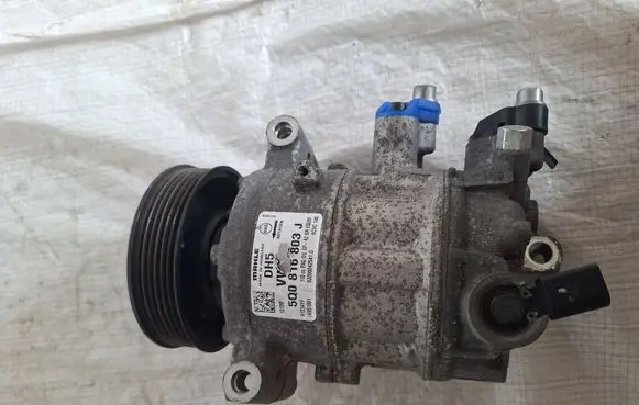 Volkswagen Touran III Air conditioning (A/C) compressor (pump) 5Q0816803J