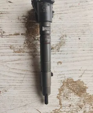 Volvo S60 Fuel injector 0445116046