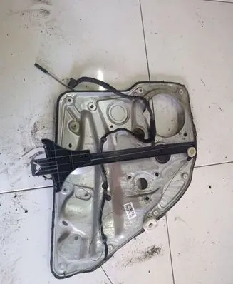 Volkswagen Golf IV Front door electric window regulator 101054