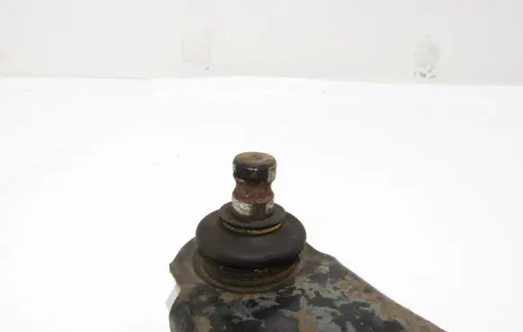 Nissan Micra Front lower control arm/wishbone