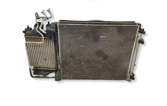 Nissan Qashqai Radiator set 921009251R 214101527R 214814E0A