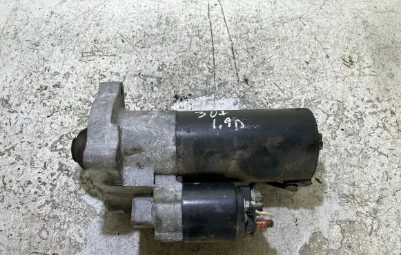 Peugeot 307 Starter motor 111070