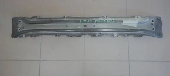 Suzuki Swift III Front bumper support beam 5827079S00