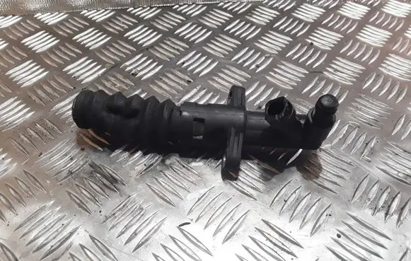 Peugeot 308 Clutch master cylinder 9680771480