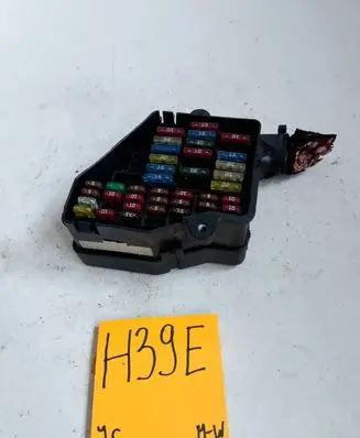 Volkswagen Golf IV Fuse box set 51101079 04118597001