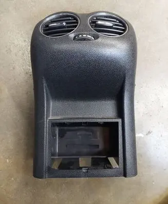 Rear air vent grill