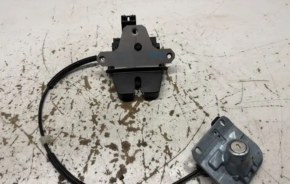Volvo S80 Tailgate/trunk/boot lock/catch/latch 31335049