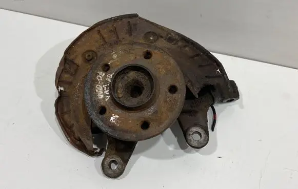 Mercedes-Benz Vito Viano W639 Front wheel hub spindle knuckle 6393320224