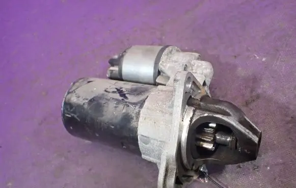 Opel Adam Starter motor 55578921