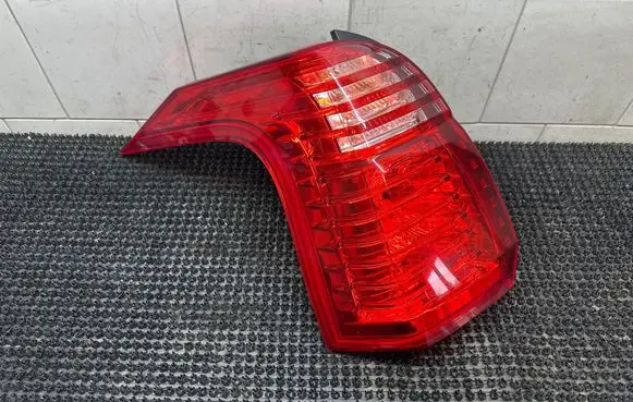 Peugeot 5008 Rear/tail lights