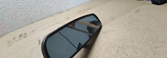 Mazda 323 Rear view mirror (interior) E8011681