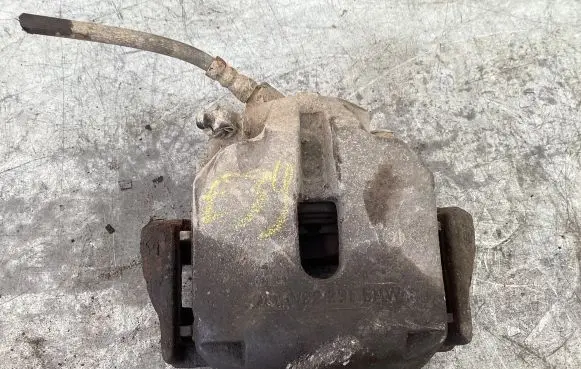 BMW 5 E39 Front brake caliper