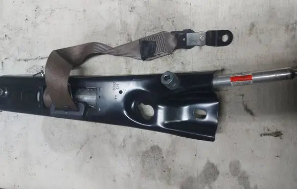 Volvo XC90 Front seatbelt 8686631