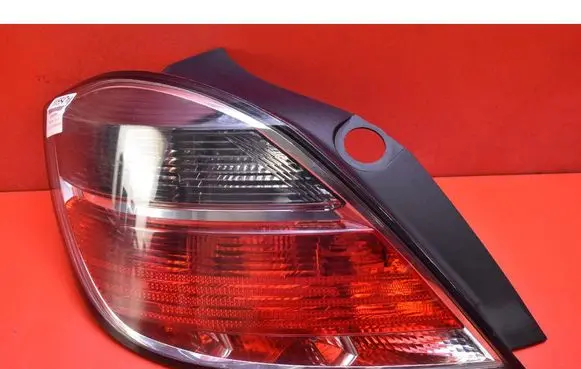 Opel Astra H Rear/tail lights 13222324