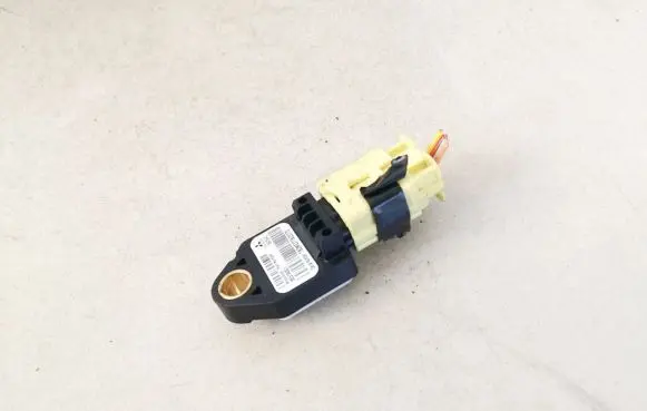 Mitsubishi Outlander Airbag deployment crash/impact sensor 8651a001