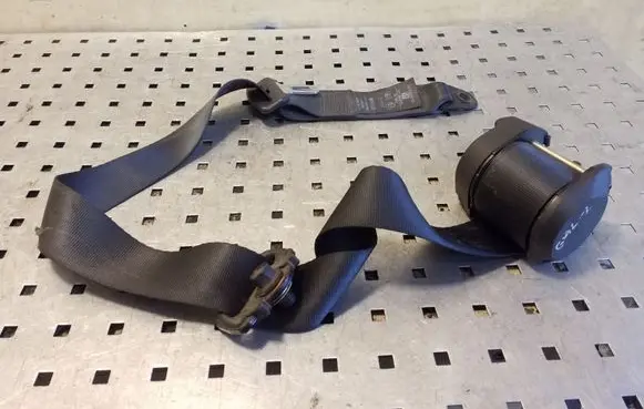 Opel Frontera B Rear seatbelt 97142324