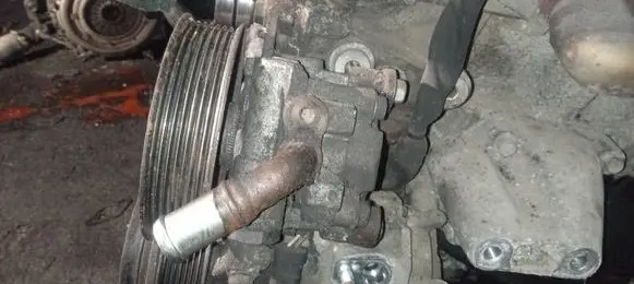 Chrysler 300 - 300C Power steering pump 04891613AA