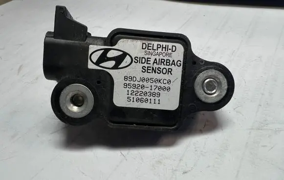 Hyundai Matrix Airbag deployment crash/impact sensor 9592017000 12220389 51060111