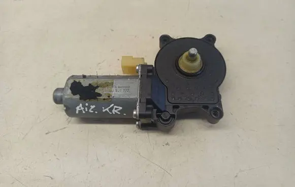 Volvo XC70 Rear door window regulator motor 0130821777