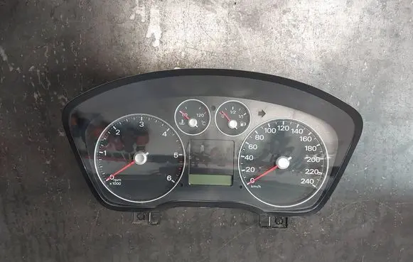 Ford Focus Speedometer (instrument cluster) 3M5T10849GJ