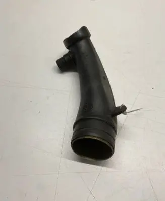 Volkswagen Transporter - Caravelle T4 Turbo air intake inlet pipe/hose 074129715F