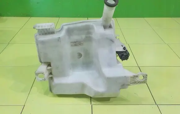 Ford Focus Windshield washer fluid reservoir/tank BV6117B613AC ZBIORNICZEK