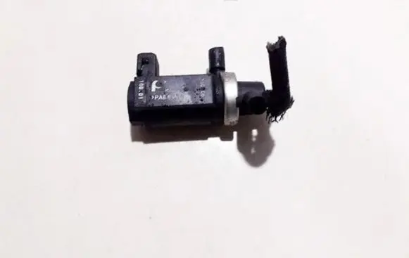 Audi A4 S4 B5 8D Turbo solenoid valve 8d0906627 72190332