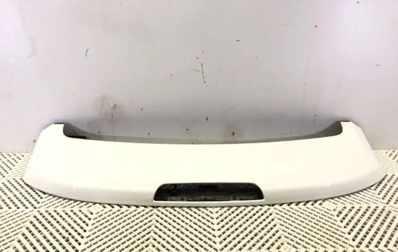 Tailgate/trunk spoiler