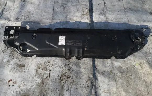 BMW 5 E60 E61 Top upper radiator support slam panel 7033741