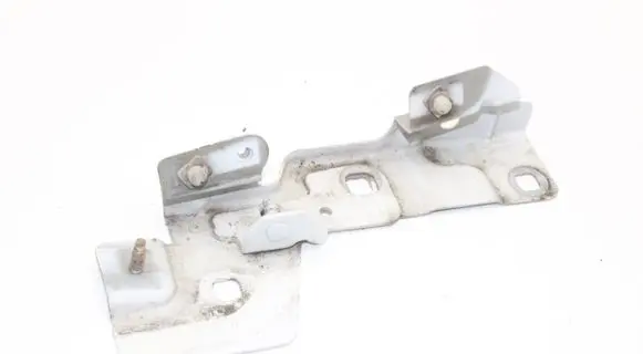 Renault Zoe Fender mounting bracket 654825654R