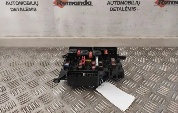 BMW 1 F40 Fuse module 9270356