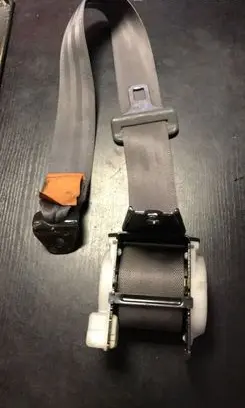 Mazda 323 F Rear seatbelt Bj3dlh