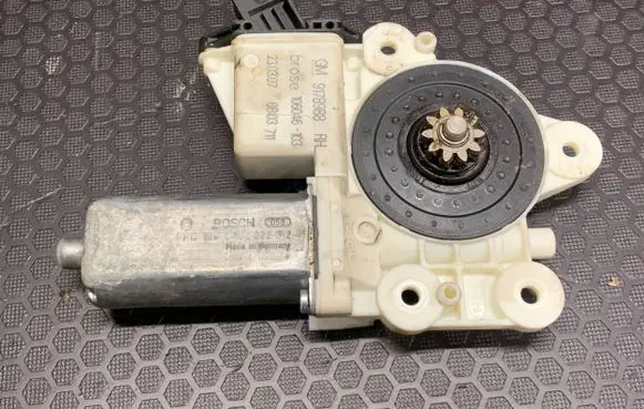 Opel Signum Vent window/glass motor 0130822012