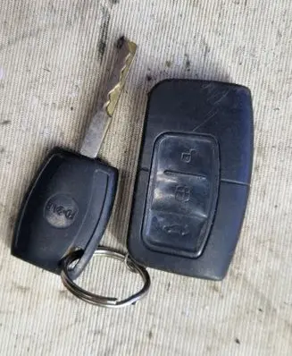 Ford Kuga I Ignition key/card