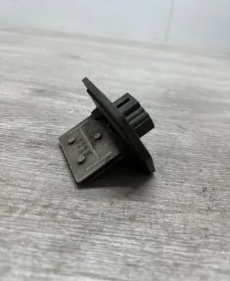 Mazda 323 Heater blower motor/fan resistor HB151RC1M