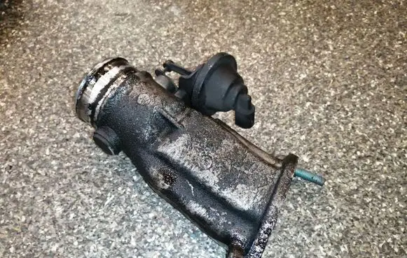 Audi A6 S6 C5 4B Throttle valve 4B0145950