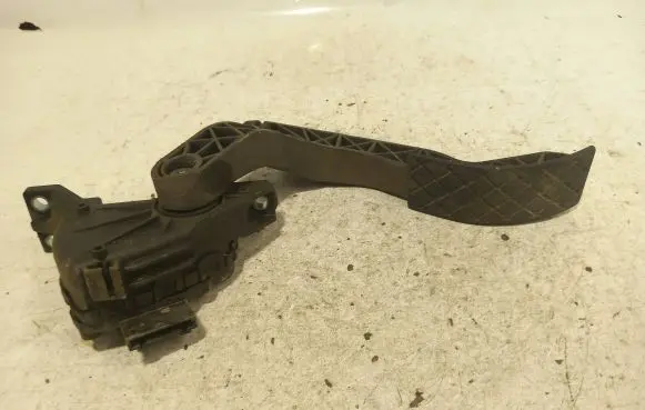 Volkswagen PASSAT B5.5 Accelerator throttle pedal 8D1723523N 6PV00837602