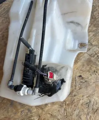 Ford Escape III Windshield washer fluid reservoir/tank Fj5417B613AB